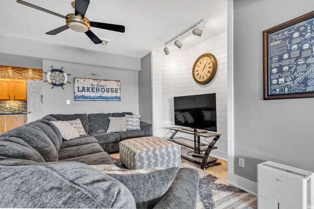 9547 S Harbour Pointe Drive, Bloomington, IN 47401