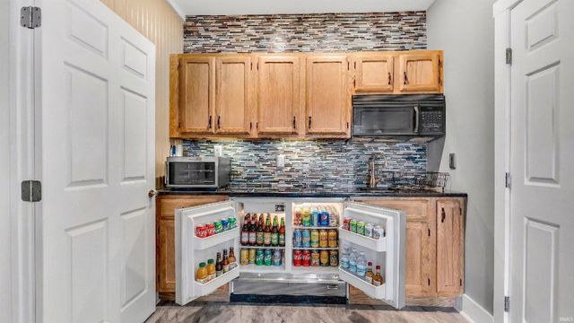 9547 S Harbour Pointe Drive, Bloomington, IN 47401