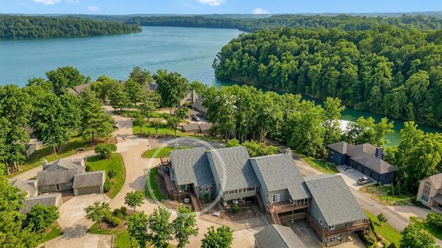 9547 S Harbour Pointe Drive, Bloomington, IN 47401