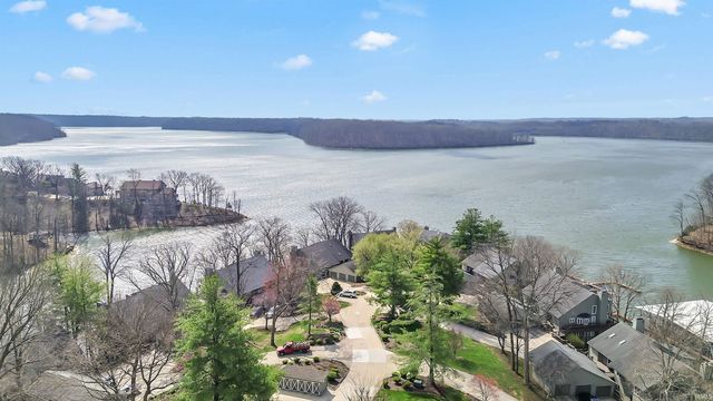 9547 S Harbour Pointe Drive, Bloomington, IN 47401