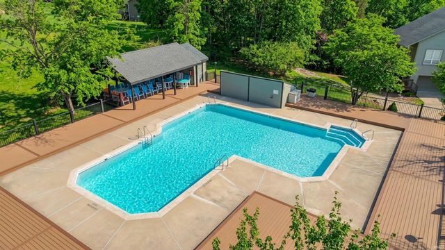 9547 S Harbour Pointe Drive, Bloomington, IN 47401