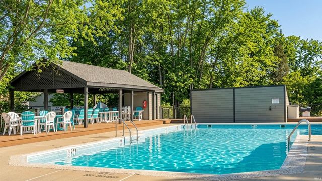 9547 S Harbour Pointe Drive, Bloomington, IN 47401