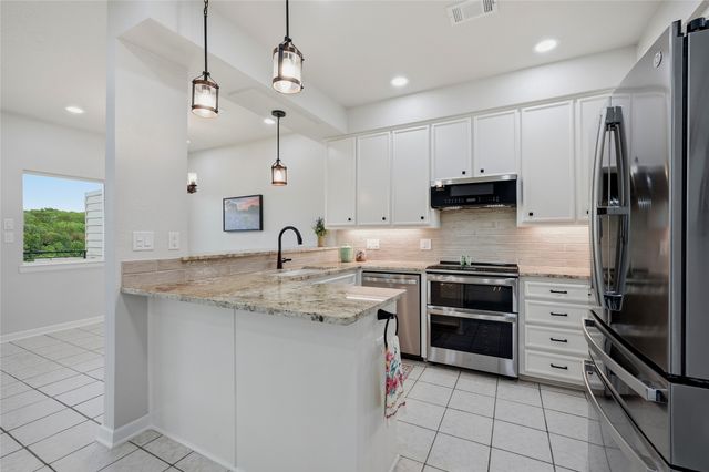 125 Greenway Bend, Pottsboro, TX 75076