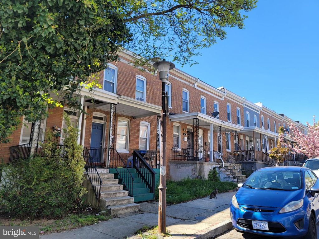 Image 3 of property listing at 12 N ABINGTON AVE, Baltimore, MD 21229