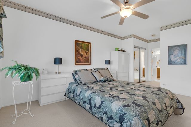 924 Hidden Lake Drive 924, Buffalo Grove, IL 60089