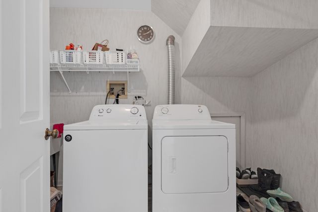 924 Hidden Lake Drive 924, Buffalo Grove, IL 60089