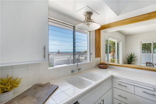 1575 Via Majorca, Laguna Beach, CA 92651