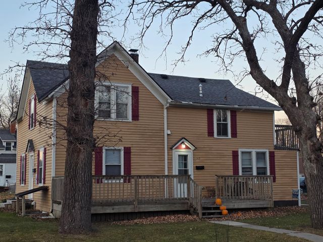 145 Milwaukee Avenue SW, Hutchinson, MN 55350