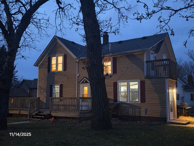 145 Milwaukee Avenue SW, Hutchinson, MN 55350