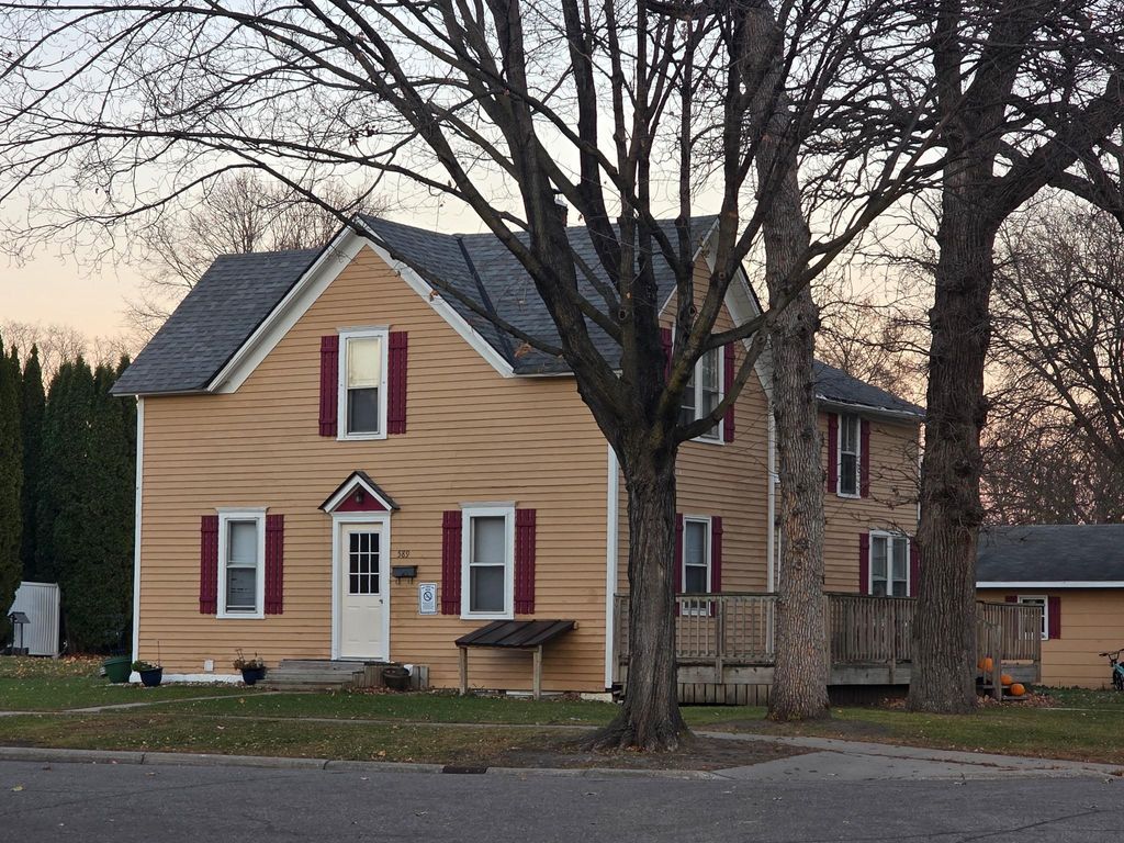 145 Milwaukee Avenue SW, Hutchinson, MN 55350