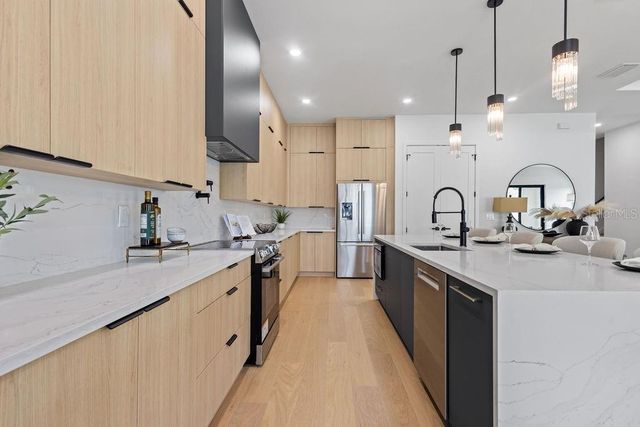 3315 W GRACE STREET, Tampa, FL 33607