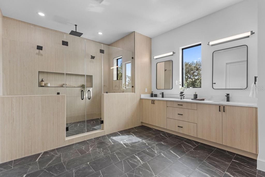 Image 30 of property listing at 3315 W GRACE STREET, Tampa, FL 33607