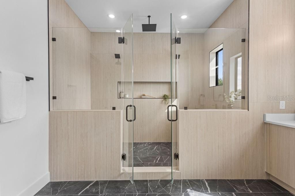 Image 31 of property listing at 3315 W GRACE STREET, Tampa, FL 33607