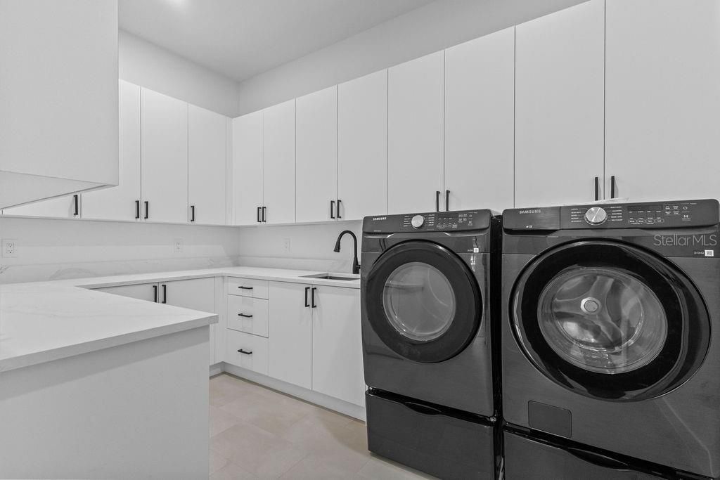 Image 36 of property listing at 3315 W GRACE STREET, Tampa, FL 33607