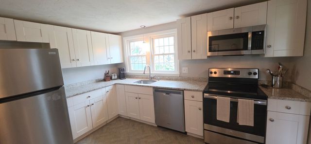 14 Indian Road, Marshfield, MA 02050