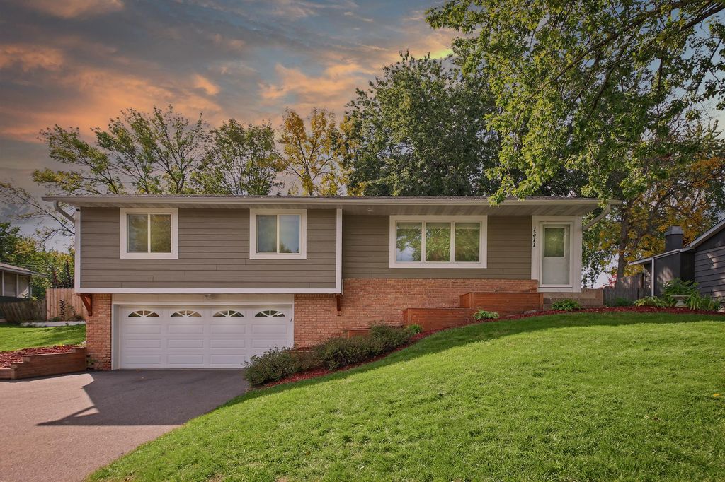 1311 20th Street W, Hastings, MN 55033 — exterior