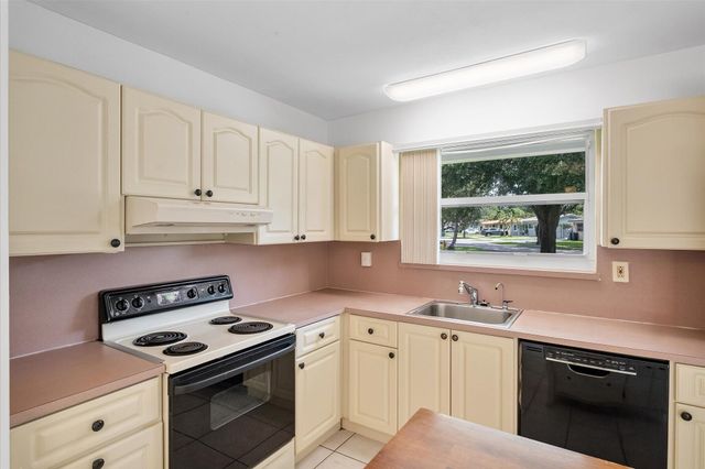 13988 Lake Lure Court, Miami Lakes, FL 33014