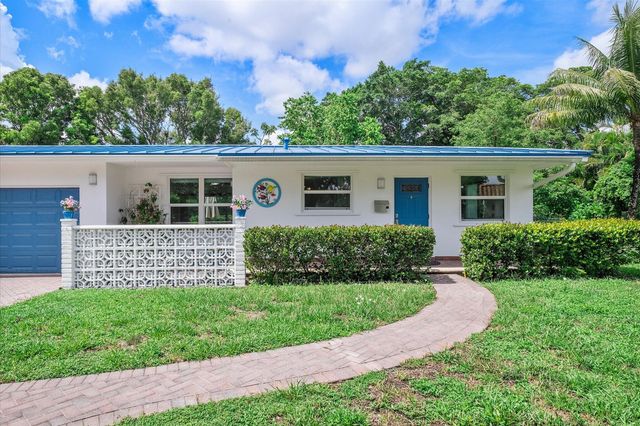 13988 Lake Lure Court, Miami Lakes, FL 33014
