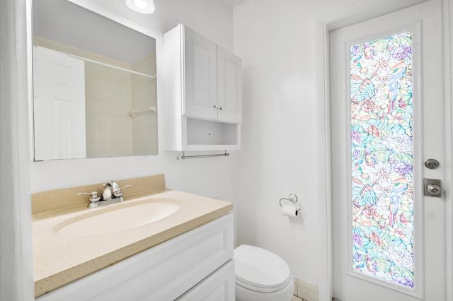 13988 Lake Lure Court, Miami Lakes, FL 33014