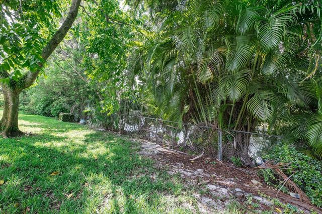 13988 Lake Lure Court, Miami Lakes, FL 33014