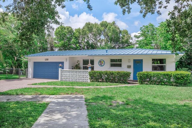 13988 Lake Lure Court, Miami Lakes, FL 33014