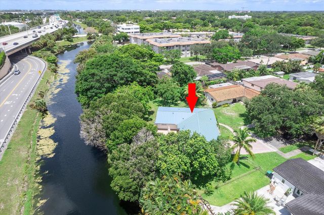13988 Lake Lure Court, Miami Lakes, FL 33014