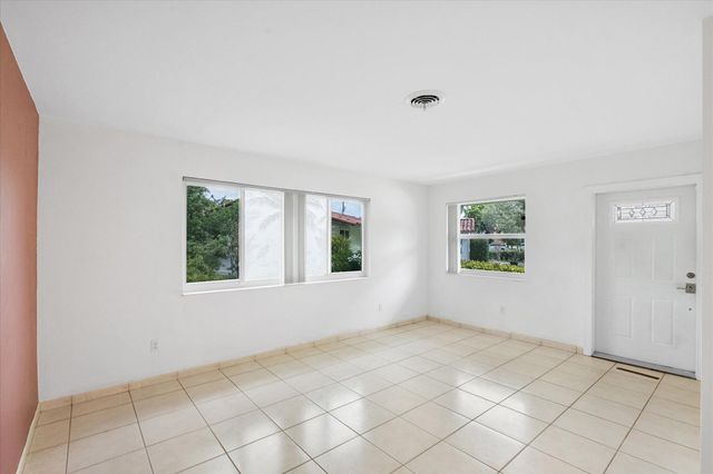 13988 Lake Lure Court, Miami Lakes, FL 33014