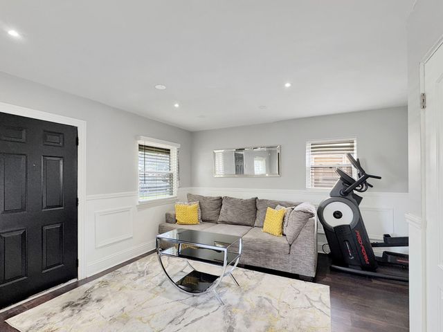 10644 S Peoria Street, Chicago, IL 60643