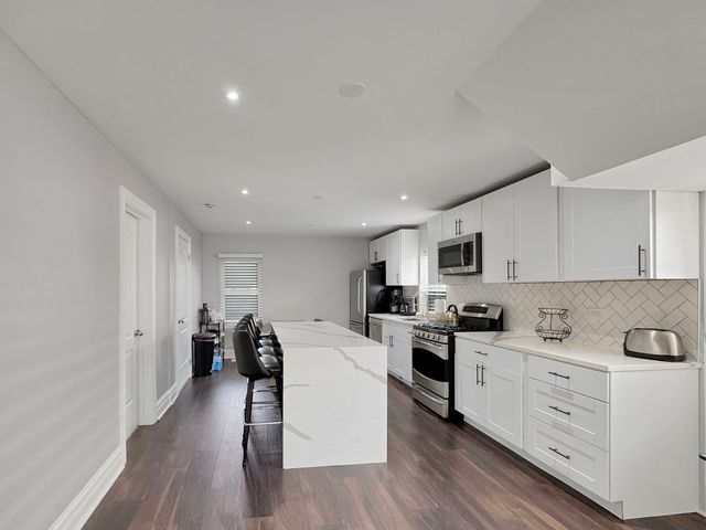 10644 S Peoria Street, Chicago, IL 60643