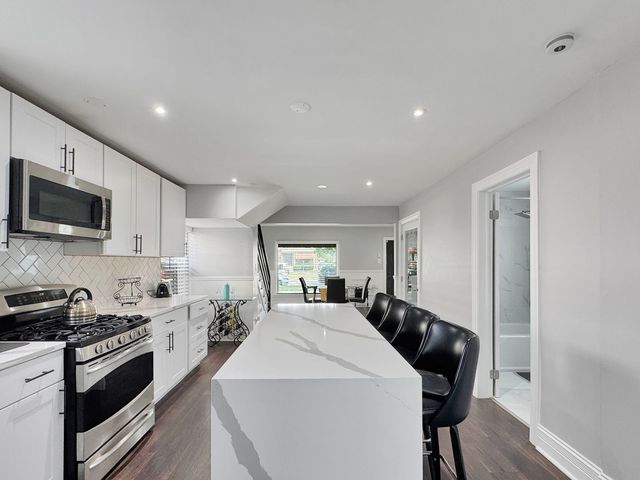 10644 S Peoria Street, Chicago, IL 60643