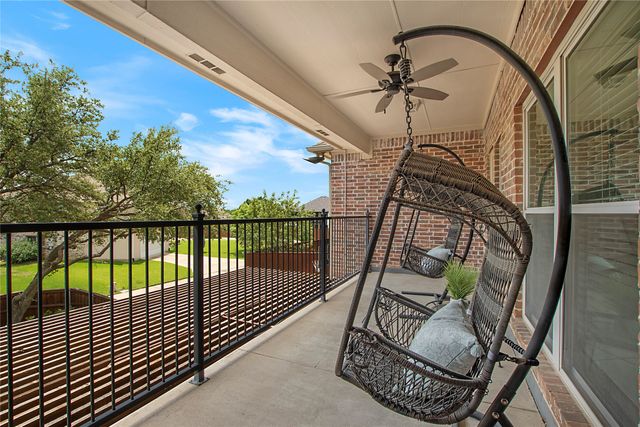 2327 Clearspring Drive N, Irving, TX 75063