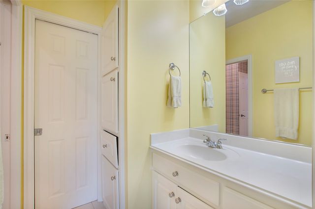2327 Clearspring Drive N, Irving, TX 75063