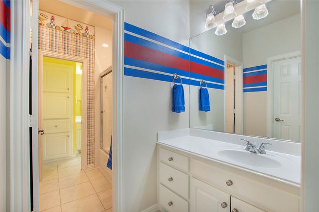 2327 Clearspring Drive N, Irving, TX 75063