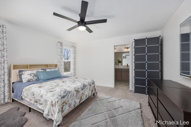 1548 N Village Circle, Kalamazoo, MI 49009