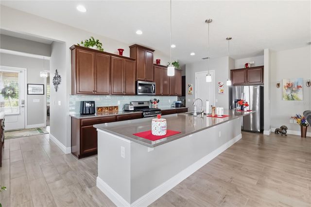 2724 SOUTHLAND STREET, St Cloud, FL 34772