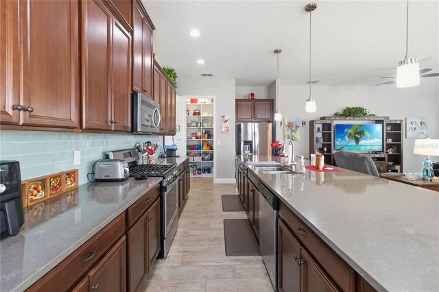 2724 SOUTHLAND STREET, St Cloud, FL 34772