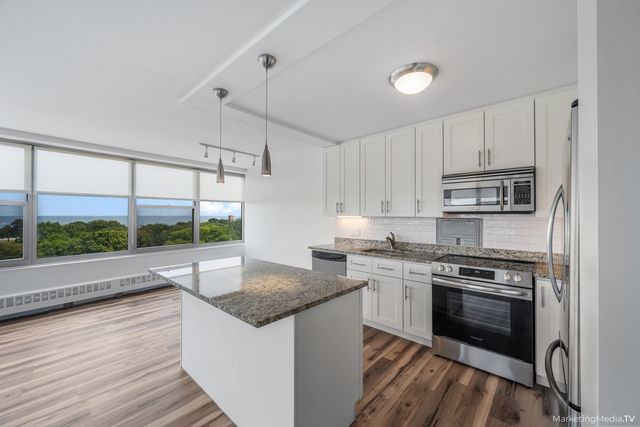 3900 N Lake Shore Drive 9K, Chicago, IL 60613
