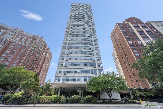 3900 N Lake Shore Drive 9K, Chicago, IL 60613