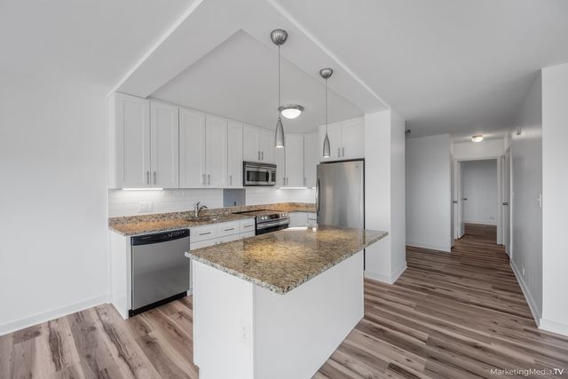 3900 N Lake Shore Drive 9K, Chicago, IL 60613