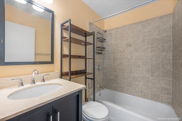 3900 N Lake Shore Drive 9K, Chicago, IL 60613