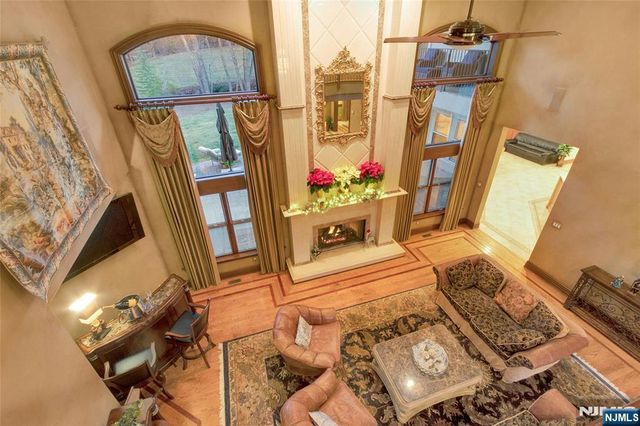 7 Finn Court, Mahwah, NJ 07430