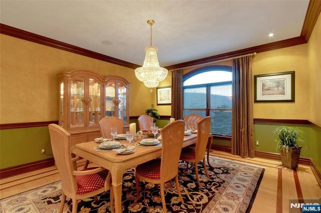 7 Finn Court, Mahwah, NJ 07430