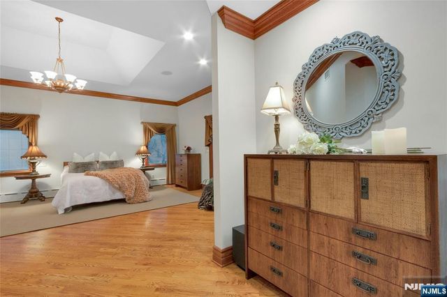 7 Finn Court, Mahwah, NJ 07430