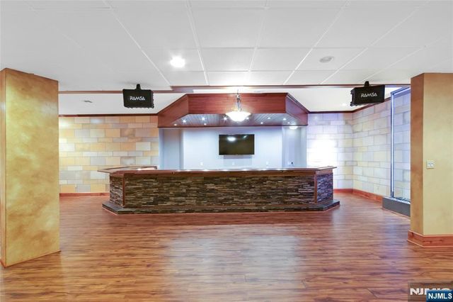 7 Finn Court, Mahwah, NJ 07430