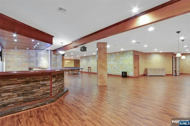 7 Finn Court, Mahwah, NJ 07430