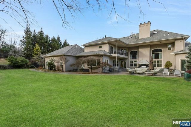 7 Finn Court, Mahwah, NJ 07430