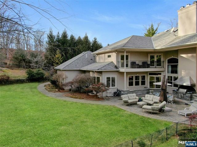 7 Finn Court, Mahwah, NJ 07430
