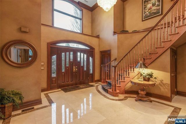 7 Finn Court, Mahwah, NJ 07430