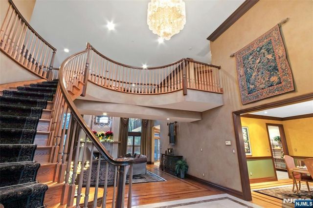 7 Finn Court, Mahwah, NJ 07430