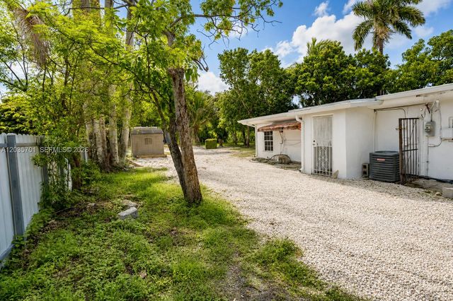 10945 NW 19th Ave, Miami, FL 33167